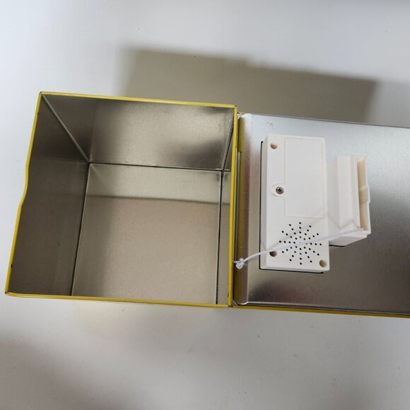 2017 SUPER MARIO QUESTION BLOCK Money Box BNWT NINTENDO - Picture 8 of 8